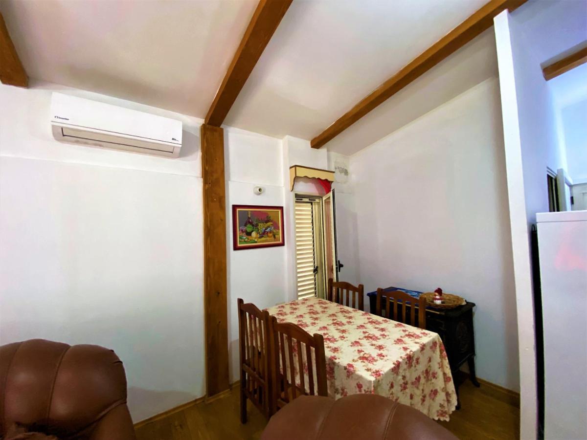 Ramo'S Green Beachside Retreat - Cozy 2 Bedroom Home Vlorë Екстериор снимка