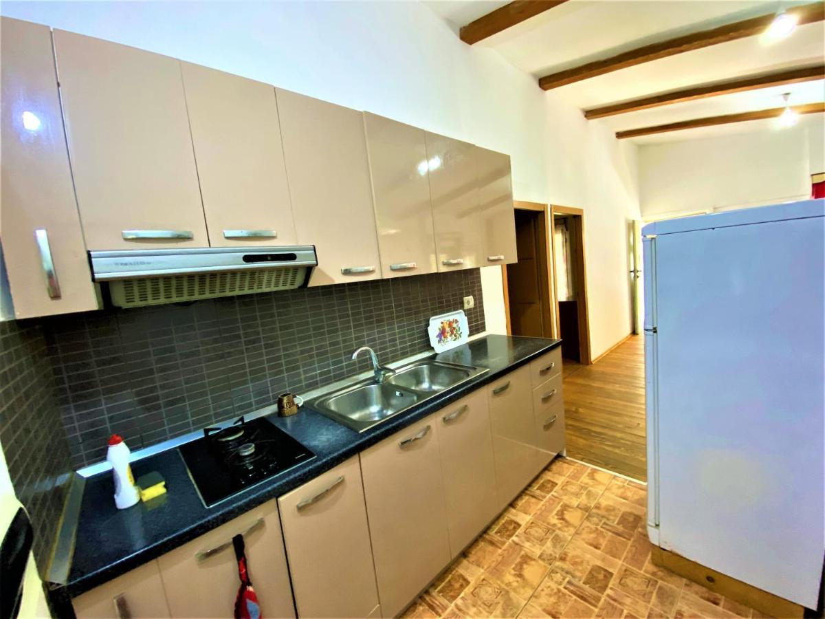 Ramo'S Green Beachside Retreat - Cozy 2 Bedroom Home Vlorë Екстериор снимка