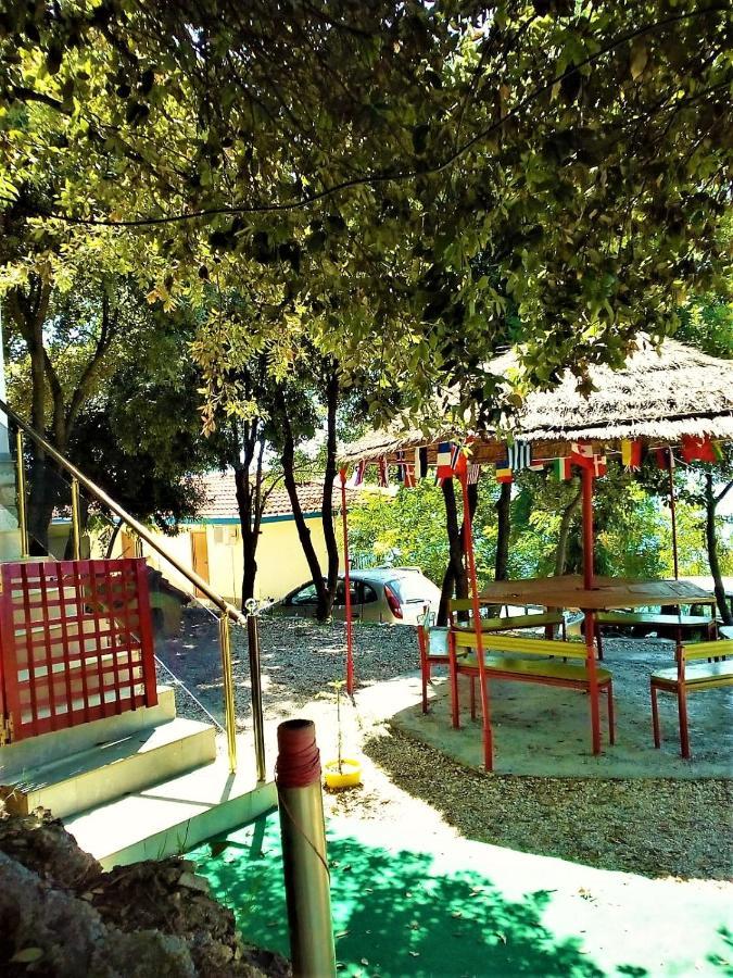 Ramo'S Green Beachside Retreat - Cozy 2 Bedroom Home Vlorë Екстериор снимка